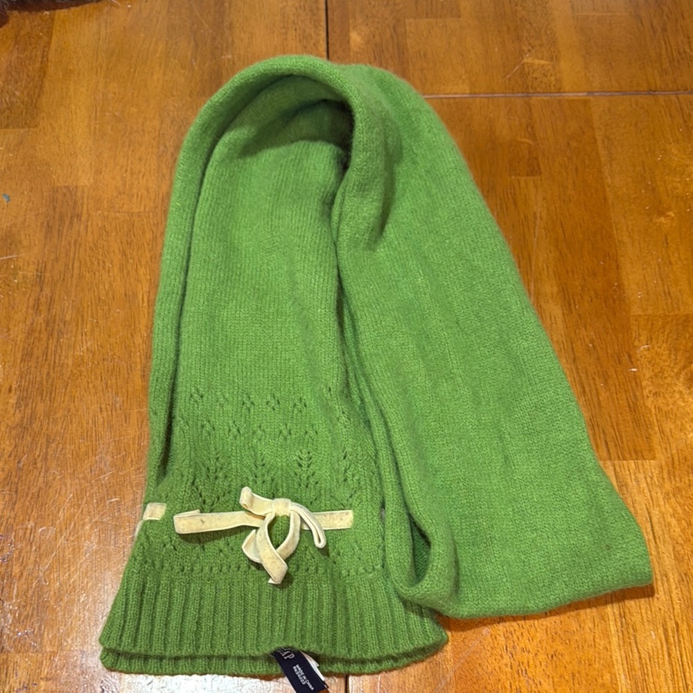 GAP Green Knit Scarf with Bow Accent